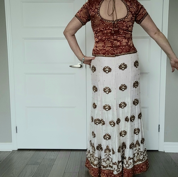 Silk Lengha Size 8. - Picture 9 of 16